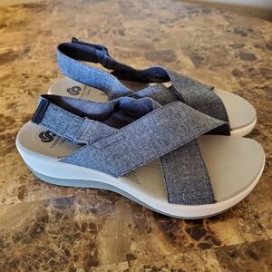 Clarks sz 7.5W Arla Kaydin Navy Marine denim strappy sandals NWOB summer casual